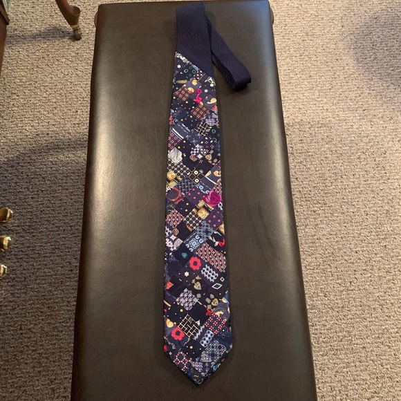 Beautiful Handmade Brioni Tie - Picture 6 of 15